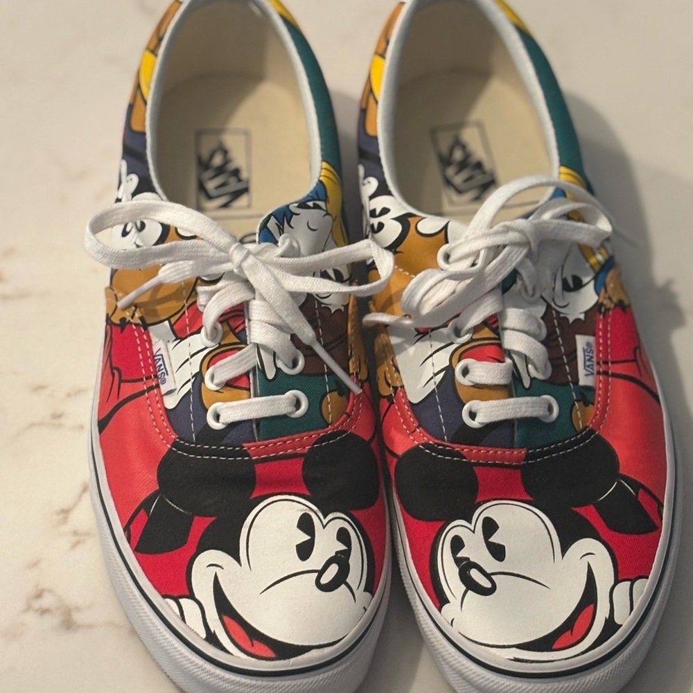 Vans Men’s Disney Mickey Mouse design LIMITED EDITION